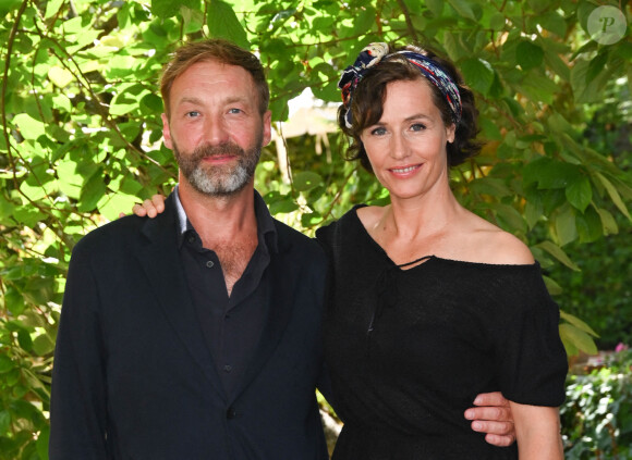 Grégoire Monsaingeon et Cécile de France au photocall du film "La Passagère" lors du 15ème festival du film francophone de Angoulême . Le 28 août 2022. © Coadic Guirec / Bestimage 