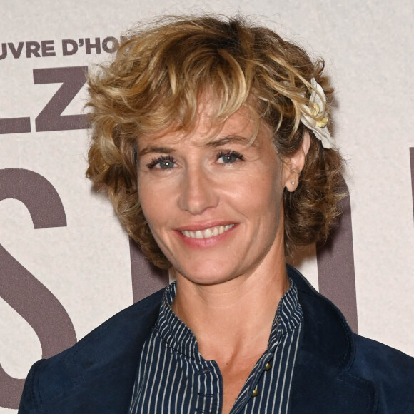 Cecile de France lors du photocall de l'avant première du film "Illusions perdues" au cinéma UGC Normandie à Paris le 4 octobre 2021. © Coadic Guirec / Bestimage