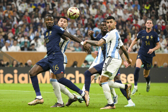 THURAM Marcus (FRA) vs OTAMENDI Nicolas (ARG) - Match "France - Argentine (3-3 - tab 2-4)" en finale de la Coupe du Monde 2022 au Qatar, le 18 décembre 2022. 