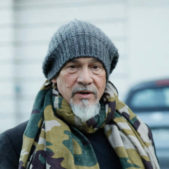 Exclusif - Florent Pagny - Sorties de l'émission "Vivement Dimanche" qui sera diffusée le 21 novembre 2021 au studio Gabriel à Paris, France, le 03 novembre 2021. © Christophe Clovis / Bestimage