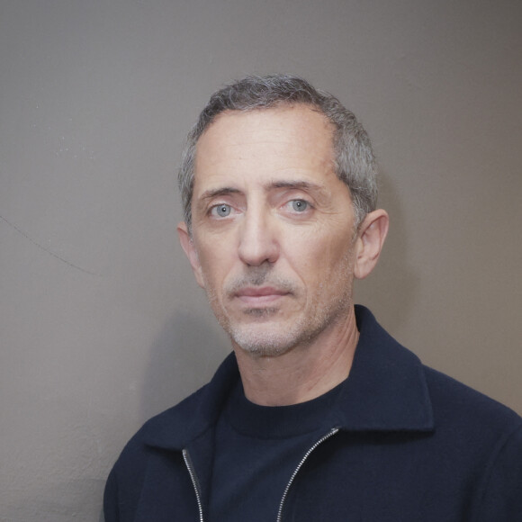 Exclusif - Gad Elmaleh - Hommage à Daniel Lévi lors d'un gala au théâtre Mogador à Paris au profit de l'association Daniel Lévi le 7 novembre 2022.  © Jack Tribeca / Bestimage