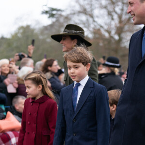 La famille royale d'Angleterre assiste au service religieux de Noël à l'église St Mary Magdalene à Sandringham, Norfolk le 25 décembre 2022. 