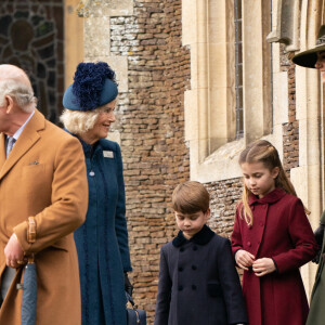- La famille royale d'Angleterre assiste au service religieux de Noël à l'église St Mary Magdalene à Sandringham, Norfolk le 25 décembre 2022. 