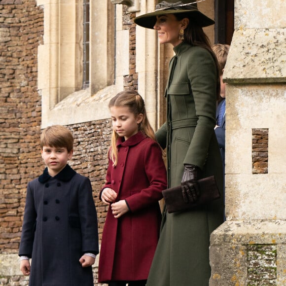 La famille royale d'Angleterre assiste au service religieux de Noël à l'église St Mary Magdalene à Sandringham, Norfolk le 25 décembre 2022. 