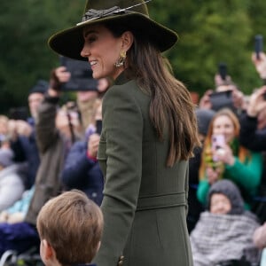 - La famille royale d'Angleterre assiste au service religieux de Noël à l'église St Mary Magdalene à Sandringham, Norfolk le 25 décembre 2022. 