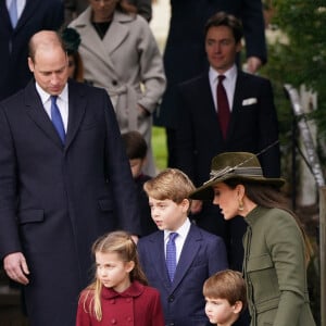 - La famille royale d'Angleterre assiste au service religieux de Noël à l'église St Mary Magdalene à Sandringham, Norfolk le 25 décembre 2022. 