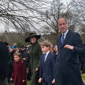 Le prince William, prince de Galles, et Catherine (Kate) Middleton, princesse de Galles, Le prince George de Galles, La princesse Charlotte de Galles - La famille royale d'Angleterre au premier service de Noël à Sandringham depuis le décès de la reine Elizabeth II le 25 décembre 2022. 