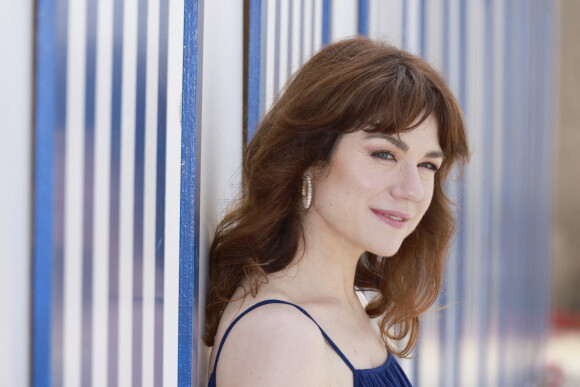 Emilie Dequenne - Photocall lors du 36e festival du film de Cabourg, France, le 18 juin 2022. © Christophe Aubert/Bestimage