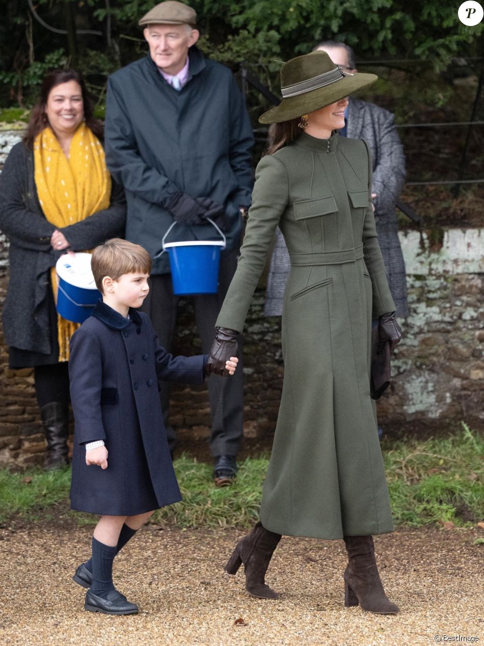 Catherine Kate Middleton Princesse De Galles Et Le Prince Louis De Galles La Famille