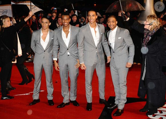 JLS sur le tapis rouge des Brit Awards, à Londres, le 16 février 2010 !