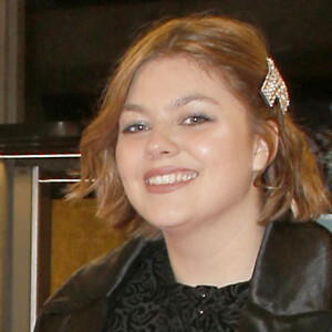 Louane - Avant-première de la série Netflix "Emily in Paris" saison 3 au Théâtre des Champs-Elysées à Paris, le 6 décembre 2022.