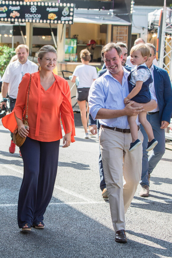 Le prince Guillaume, grand-duc héritier de Luxembourg, la comtesse Stéphanie de Lannoy, grande-duchesse héritière de Luxembourg et le prince Charles visitent la traditionnelle fête foraine luxembourgeoise Schueberfouer à Luxembourg, Luxembourg, le 6 septembre 2022 