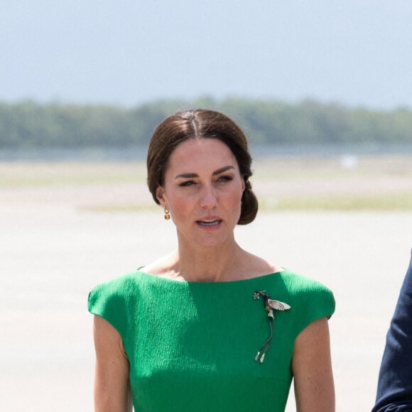Le prince William, duc de Cambridge, et Catherine (Kate) Middleton, duchesse de Cambridge, quittent la Jamaique depuis l'aéroport international Norman Manley pour se rendre aux Bahamas, dernière étape de leur voyage officiel dans les Caraïbes. Kingston, le 24 mars 2022. 
