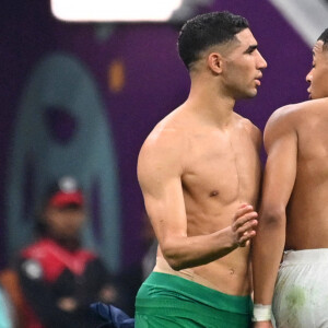 Kylian Mbappé et Achraf Hakimi - Match de demi-finale "France - Maroc" lors de la Coupe du Monde 2022 au Qatar (FIFA World Cup Qatar 2022) le 14 décembre 2022.
