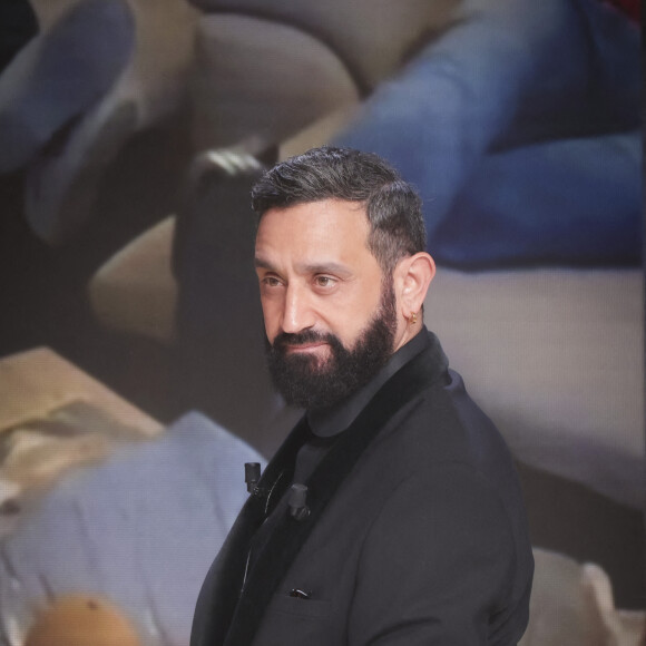 Exclusif - Cyril Hanouna - Sur le plateau de l'émission TPMP (Touche Pas à Mon Poste) présentée en direct par C.Hanouna et diffusée sur C8 - Paris le 02/01/2023 - © Jack Tribeca / Bestimage