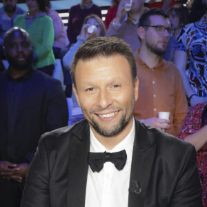 Exclusif - Raymond AAbou - Sur le plateau de l'émission TPMP (Touche Pas à Mon Poste) présentée en direct par C.Hanouna et diffusée sur C8 - Paris le 02/01/2023 - © Jack Tribeca / Bestimage