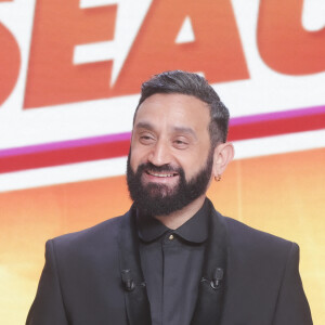 Exclusif - Cyril Hanouna - Sur le plateau de l'émission TPMP (Touche Pas à Mon Poste) présentée en direct par C.Hanouna et diffusée sur C8 - Paris le 02/01/2023 - © Jack Tribeca / Bestimage