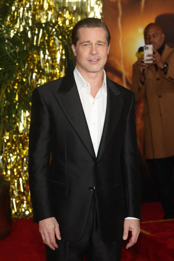 Brad Pitt au photocall lors de la première du film Babylon à Los Angeles le 15 décembre 2022.