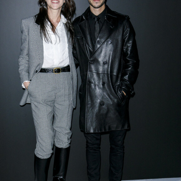 Charlotte Gainsbourg et son fils Ben Attal - Photocall du défilé Saint Laurent collection Printemps-Eté 2022 lors de la fashion week à Paris, le 28 septembre 2021. © Olivier Borde/Bestimage 