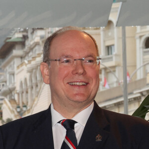 Le prince Albert II de Monaco durant la conférence de presse "Le Tour de France à Monaco en 2024" depuis le Yacht Club de Monaco. Le 3 décembre 2022. © Claudia Albuquerque / Bestimage Le départ de la dernière étape du Tour de France 2024 aura lieu depuis la Principauté de Monaco. Cette dernière étape se déroulera le dimanche 21 juillet 2024 sous le format d'un contre-la-montre final entre Monaco et Nice. 