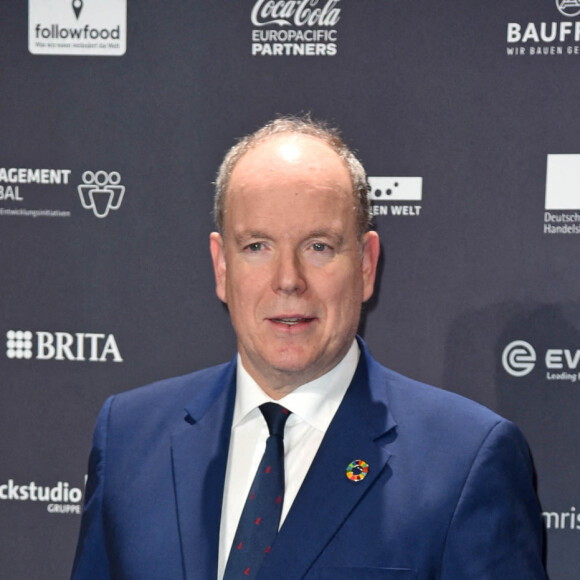 Le prince Albert II de Monaco - 15ème cérémonie Prix allemand du développement durable 2022 à Dusseldorf, le 2 décembre 2022. 