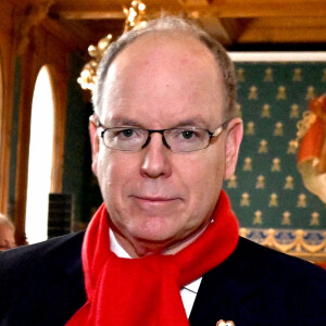 Le prince Albert II de Monaco, la princesse Stéphanie et sa fille Camille Gottlieb ont participé au déploiement des "Courtepointes" en mémoire des victimes du SIDA, au Musée Océanographique de Monaco. L'opération "Courtepointes" (dixième édition), est un travail artistique sur toile, individuel et collectif qui rend hommage aux personnes disparues du Sida. Cette démarche de mémoire a été initiée par la fondation "Names Project Aids Memorial Quilt" afin d'illustrer les ravages provoqués par cette maladie. Chaque courtepointe comprend huit toiles cousues entre elles, sur une surface de 4m x 4m; elles portent toutes le nom d'une personne disparue et ont toutes été réalisées par des personnes de Fight Aids Monaco, la plupart d'entre elles vivant avec le VIH. © Bruno Bébert / Bestimage