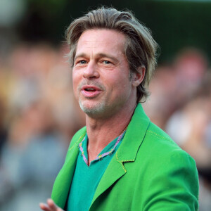 Brad Pitt arrive à la première du film "Bullet Train" à Los Angeles.