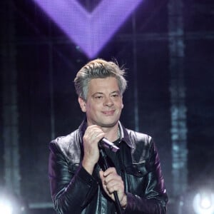 Exclusif - Benjamin Biolay - Enregistrement de l'émission "La fête de la Chanson française" à Paris, diffusée le 29 novembre sur France 2. Le 7 novembre 2022 © Cyril Moreau-Veeren / Bestimage On a tous en nous une chanson liée à l'enfance, à la première rencontre, au premier baiser, une chanson pour rire et une pour pleurer. La fête de la chanson française célèbre ces chansons-souvenirs qui nous font tous vibrer. L.Thilleman, accompagnée d'A.Manoukian au piano, vous invite à une soirée de fête autour des chansons de nos vies. Les plus grands artistes de la scène musicale française se retrouvent pour des moments uniques de musique, des rencontres, des impros, des duos et des reprises inoubliables. Cette année, une nouveauté puisque les artistes partagent leur plaisir, leur trac et leurs émotions avec le public lors des répétitions et dans les coulisses de l'émission. Au programme de cette soirée de fête, il y aura notamment : Une ouverture inédite avec la présence exceptionnelle de M.Polnareff. Un moment de fête autour de K.Girac et ses amis guitaristes Une surprise émouvante pour Zazie Des séquences musicales exclusives avec B.Biolay, Grand Corps Malade et J.Armanet Un hommage à C.Aznavour à l'occasion du 5e anniversaire de sa disparition Des découvertes musicales avec Adé, E.Peters, Santa... Et bien sûr les anecdotes incontournables d'A.Manoukian ! 
