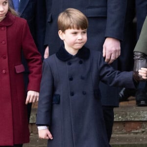 Le prince William, prince de Galles, Catherine (Kate) Middleton, princesse de Galles, le prince George de Galles, la princesse Charlotte de Galles, et le prince Louis de Galles - La famille royale d'Angleterre assiste au service religieux de Noël à l'église St Mary Magdalene à Sandringham, Norfolk, Royaume Uni, le 25 décembre 2022.