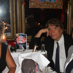 Bernard Tapie avec sa femme Dominique et sa fille Sophie - Michou fête ses 85 ans et les 60 ans de son cabaret à Paris le 20 juin 2016. © Philippe Baldini / Bestimage 