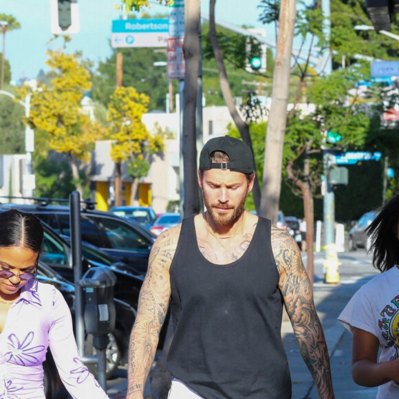 Exclusif - Christina Milian fait du shopping avec sa fille Violet et son mari Matt Pokora (M. Pokora) à Los Angeles le 6 avril 2022.