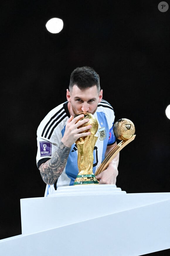 Lionel Messi (meilleur joueur de la Coupe du monde 2022) - Remise du trophée de la Coupe du Monde 2022 au Qatar (FIFA World Cup Qatar 2022). Doha, le 18 décembre 2022. © Philippe Perusseau / Bestimage