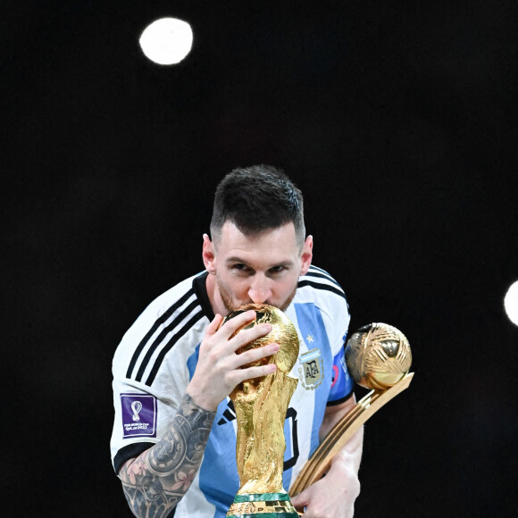 Lionel Messi (meilleur joueur de la Coupe du monde 2022) - Remise du trophée de la Coupe du Monde 2022 au Qatar (FIFA World Cup Qatar 2022). Doha, le 18 décembre 2022. © Philippe Perusseau / Bestimage