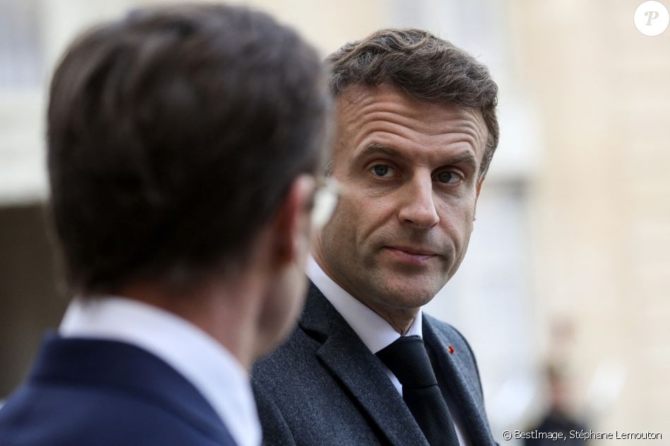 Le Président De La République Française, Emmanuel Macron Reçoit Le ...