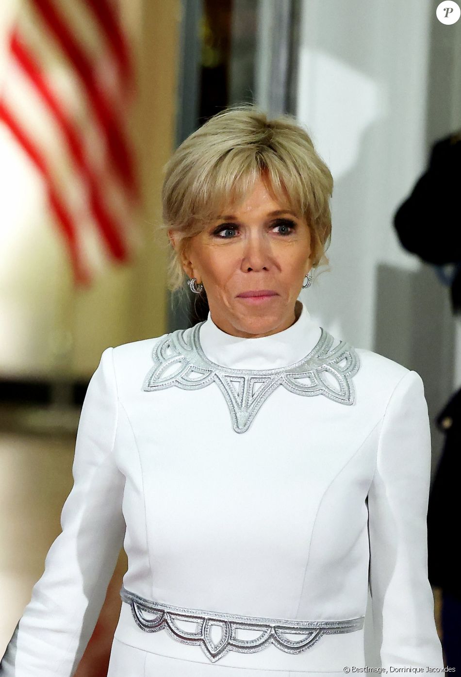 La Première Dame Brigitte Macron Lors De Leur Arrivée Au Dîner D'état à ...