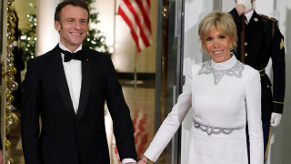 "Quelque chose qui te dépasse" : Emmanuel Macron franc sur sa différence d'âge et son amour pour Brigitte