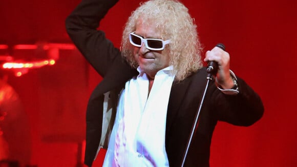 Michel Polnareff, son fils Louka a déjà 12 ans : jambes élancées, style impeccable, un vrai petit homme !