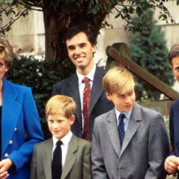 Archives - Le prince Charles, Lady Diana et leurs enfants, le prince William et le prince Harry.