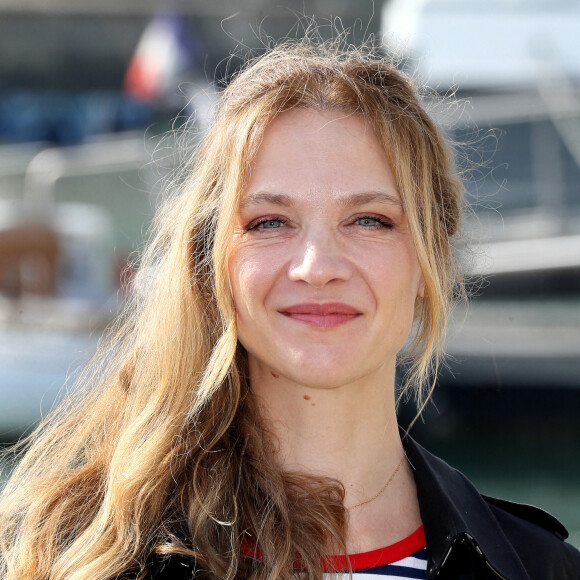 Odile Vuillemin - Photocall de "L'homme de nos vies" lors de la 24e édition du Festival de la Fiction TV de la Rochelle. Le 14 septembre 2022. © Patrick Bernard / Bestimage