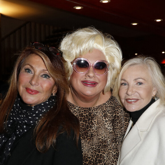 Exclusif - Julie Pietri, Thierry Wilson, alias Zize, Michèle Torr - People au spectacle "Zize Best-Of" au Théâtre des Mathurins à Paris le 30 novembre 2022.  © Marc Ausset-Lacroix/Bestimage 