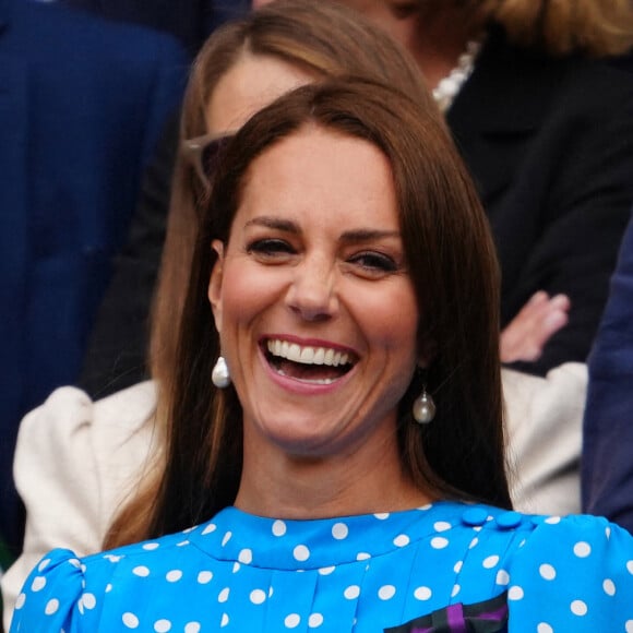 Le prince William, duc de Cambridge, et Catherine (Kate) Middleton, duchesse de Cambridge, dans les tribunes du tournoi de Wimbledon, le 5 juillet 2022. 