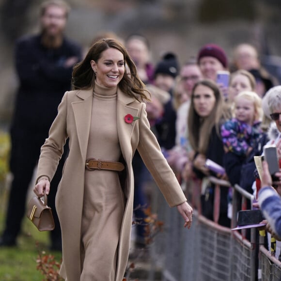 Le prince William, prince de Galles, et Catherine (Kate) Middleton, princesse de Galles, se rendent à Scarborough pour lancer un financement destiné à soutenir la santé mentale des jeunes, dans le cadre d'une collaboration dirigée par la Royal Foundation le 3 novembre 2022. 