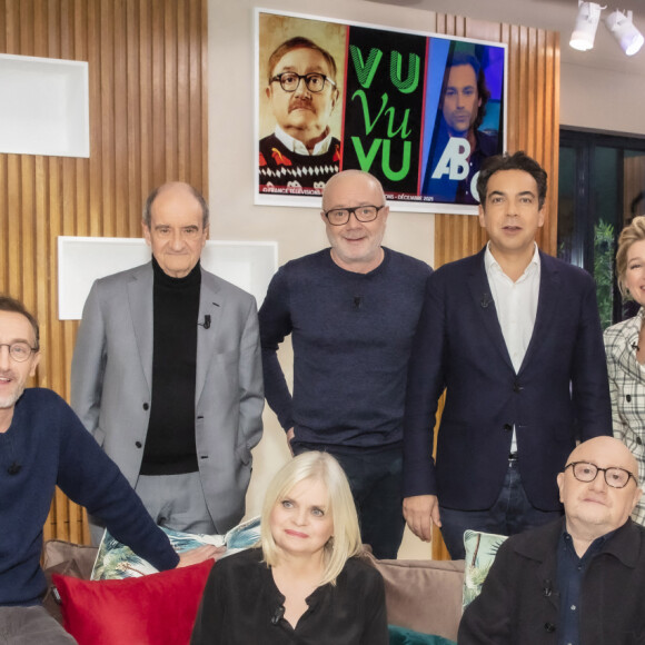 Exclusif - Jean-Paul Rouve, Pierre Lescure, Isabelle Nanty, Olivier Baroux, Patrick Cohen, Michel Blanc, Anne-Elisabeth Lemoine - Le casting du film "Les Tuche 4" lors de l'enregistrement de l'émission "C à vous" à Paris, diffusée en direct le 8 décembre sur France 5 © Jack Tribeca / Bestimage 