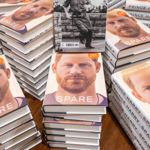 Illustrations de la mise en place pour la sortie du livre du prince Harry "Spare" à Londres, le 10 janvier 2023. 