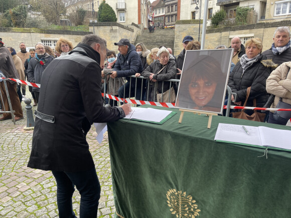 Obsèques de la chanteuse Linda de Suza en l'église Saint Gervais-Saint Protais de Gisors, France, le 6 janvier 2023. © Christophe Clovis/Bestimage