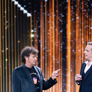 Exclusif - Robert Charlebois et Garou - Jour 2 - Enregistrement de l'émission "La Fine Equipe : Le retour !" à Paris, diffusée le 14 janvier sur France 2. Le 4 novembre 2022 © Cyril Moreau-Tiziano Da Silva / Bestimage