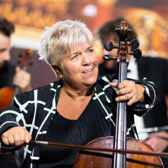 Exclusif - Mimie Mathy - Jour 1 - Enregistrement de l'émission "La Fine Equipe : Le retour !" à Paris, diffusée le 14 janvier sur France 2. Le 3 novembre 2022 © Cyril Moreau-Tiziano Da Silva / Bestimage