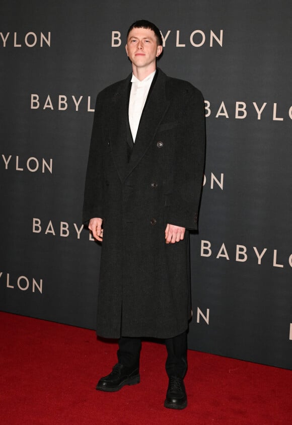 Finnegan Oldfield à la première du film "Babylon" au cinéma Le Grand Rex à Paris, France, le 14 janvier 2023. © Coadic Guirec/Bestimage 