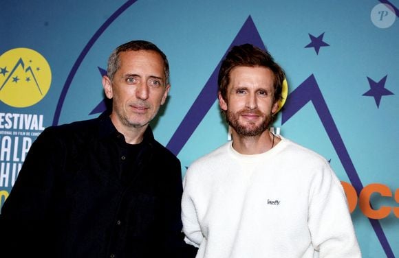 Gad Elmaleh et Philippe Lacheau - Cérémonie d'ouverture du 26e Festival international du film de comédie de l'Alpe d'Huez le 16 janvier 2023. © Dominique Jacovides / Bestimage