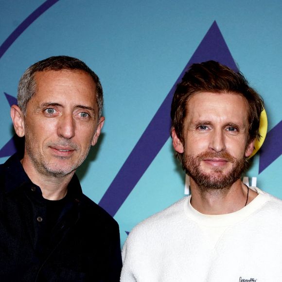 Gad Elmaleh et Philippe Lacheau - Cérémonie d'ouverture du 26e Festival international du film de comédie de l'Alpe d'Huez le 16 janvier 2023. © Dominique Jacovides / Bestimage